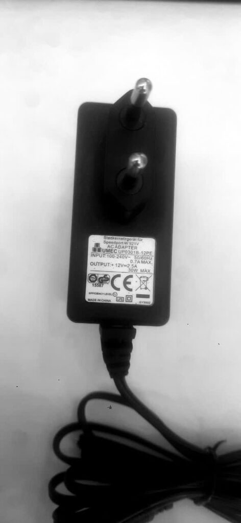 آداپتور 12 ولت 2.5 آمپر دیواری 12V-2.5A